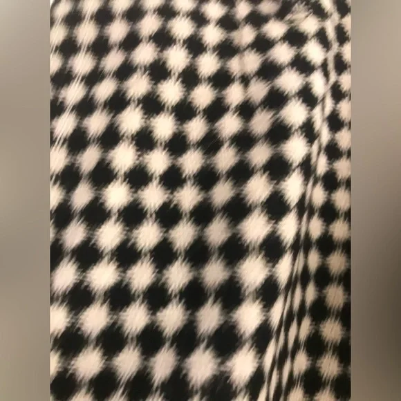 Tahari EUC black and wool houndstooth skirt - Picture 4 of 6